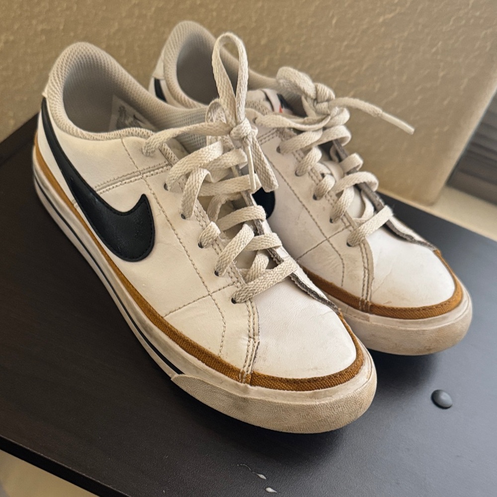 Nike boys White, Black, and Brown Sneakers size 4.5y